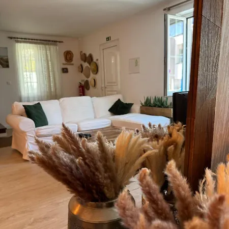 Maison A La *